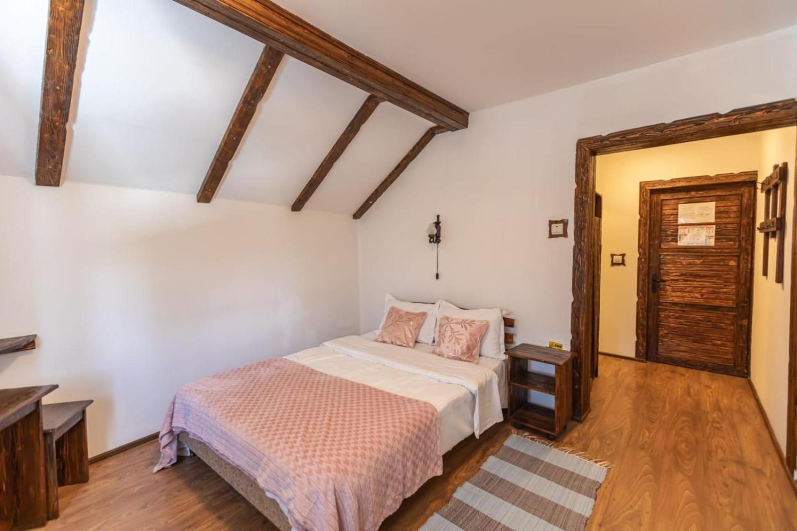 Casa Valasoaia Săcele Eksteriør billede