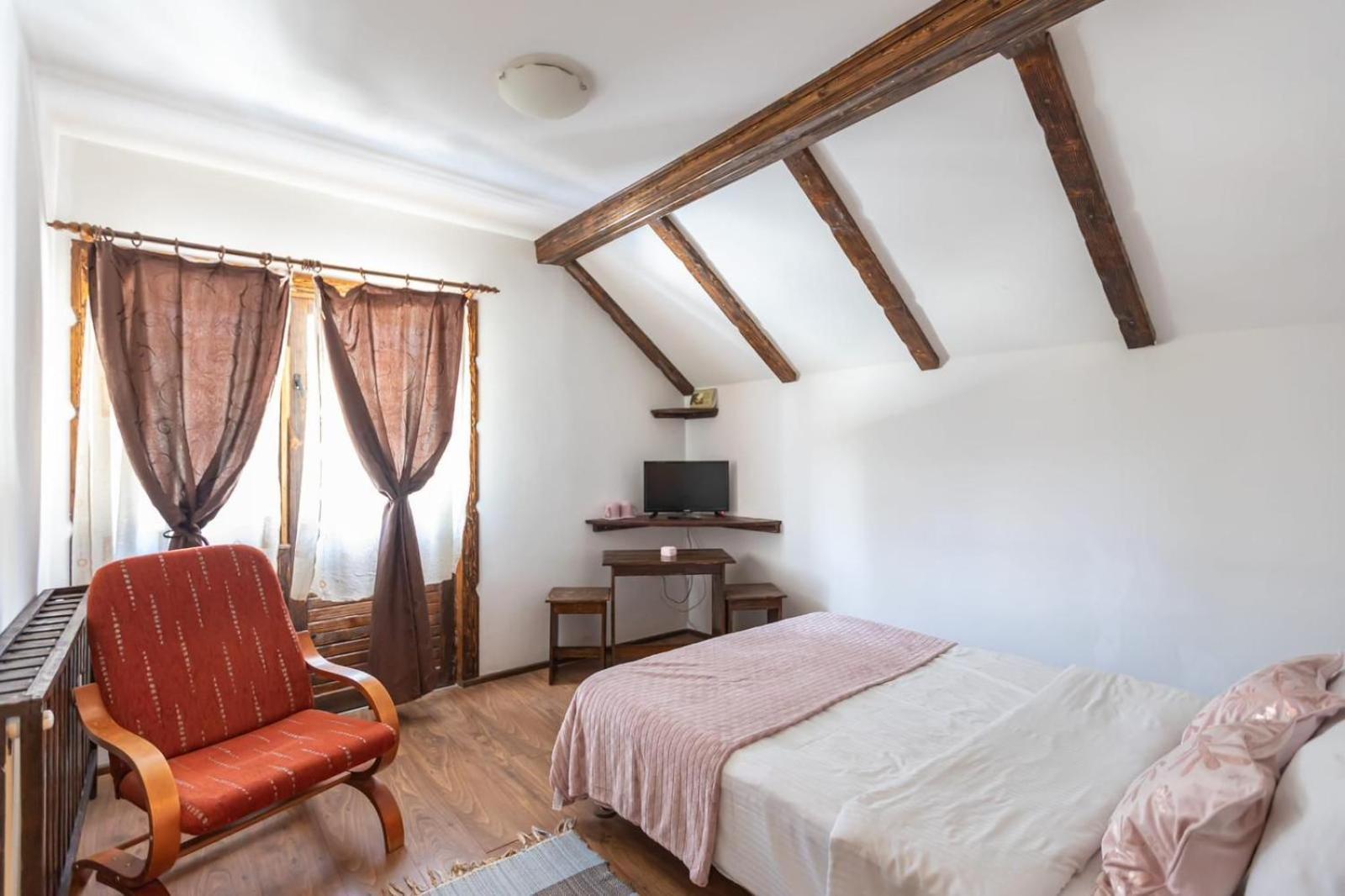 Casa Valasoaia Săcele Eksteriør billede